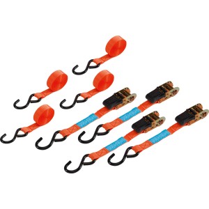 Czteroczęściowy zestaw pomarańczowych pasów mocujących z hakami i zapadką do bezpiecznego transportu.