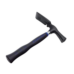Młotek murarski LUX Comfort, 600g, z trzonkiem i ergonomicznym uchwytem.