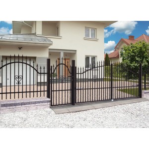 Czarny metalowy zestaw ogrodzeniowy z bramą do ogrodu lub wjazdu na posesję.
