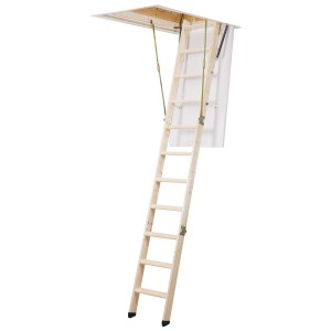 Składane drewniane schody strychowe do użytku wewnętrznego.