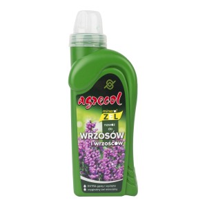 Nawóz Agrecol do roślin ozdobnych, szczególnie do wrzosów, w zielonej butelce.