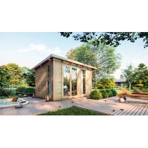 Jasna drewniana altana ogrodowa t.b.t. z dużymi oknami i tarasem w zieleni.