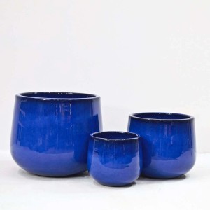 Niebieskie, glazurowane doniczki t.b.t., 3 rozmiary, do użytku wewnątrz i na zewnątrz.
