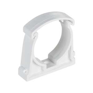Biały uchwyt rurowy do instalacji grzewczych.