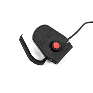 Czarny przełącznik t.b.t. z czerwonym przyciskiem do kosiarek.