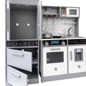Kuchnia dla dzieci z lodówką, kuchenką, zlewem i mikrofalówką.