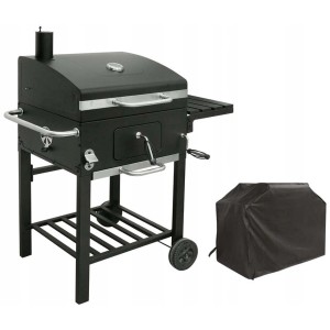Czarny grill węglowy z pokrywą. Wózek grillowy z półką i kołami.