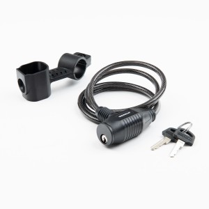 Czarna linka zabezpieczająca do roweru t.b.t. z uchwytem i dwoma kluczami.