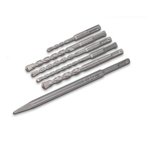 Zestaw wierteł i dłut do młotowiertarki, różne rozmiary i wzory.