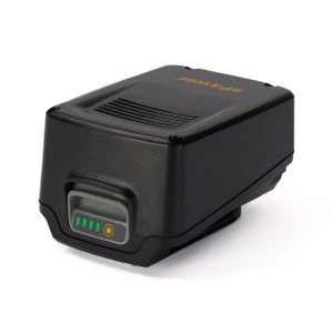 Akumulator Stiga E 24, 20 V/4 Ah do narzędzi ogrodowych serii 100, ze wskaźnikiem naładowania.