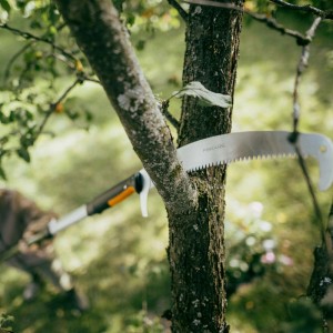 Fiskars Piła ogrodowa z hakiem OneClick