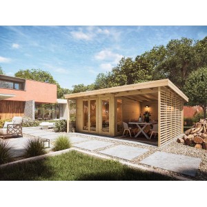 Drewniany domek t.b.t. w ogrodzie z tarasem i miejscem do siedzenia.