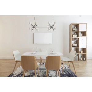 Jadalnia ze stołem, krzesłami, regałem i lampą.