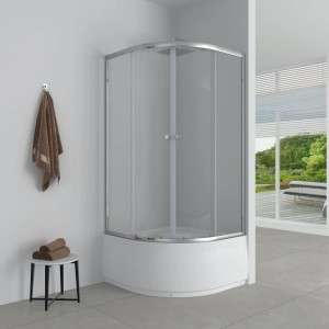 Kabina półokrągła t.b.t. z srebrną ramą i matowym szkłem.