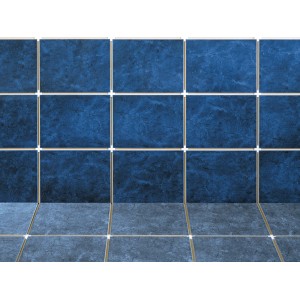 Ułożone niebieskie płytki z krzyżykami LUX 2,5 mm dla równych spoin.