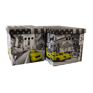 t.b.t. Pudełka kartonowe z motywem Nowego Jorku i żółtymi taksówkami.