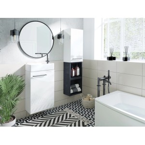 Nowoczesna łazienka z umywalką nablatową i pasującą szafką z lustrem.