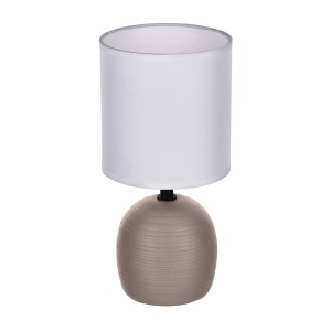 Dekoracyjna lampa stołowa z szarą, żebrowaną ceramiczną podstawą i białym materiałowym abażurem.