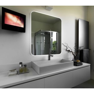 Nowoczesna łazienka z prostokątnym lustrem i oświetleniem pośrednim.