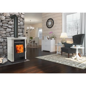 Kominek w salonie z kamienną ścianą i fotelem. Przytulna atmosfera z kominkiem t.b.t.