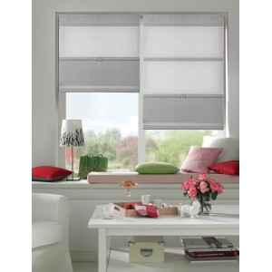 Szara roleta rzymska Gardinia Easyfix z regulacją magnetyczną, zamontowana na oknie.