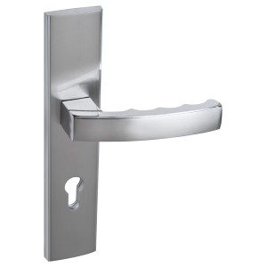 Szczotkowana klamka do drzwi t.b.t. ze stali nierdzewnej.