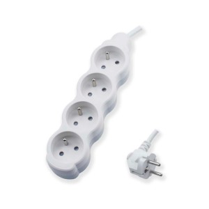 Biały przedłużacz t.b.t. z czterema gniazdami i wtyczką.