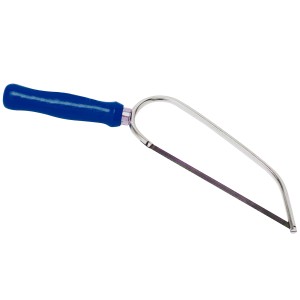 Piła uniwersalna LUX Comfort z niebieską rękojeścią z drewna bukowego i niklowaną ramą.