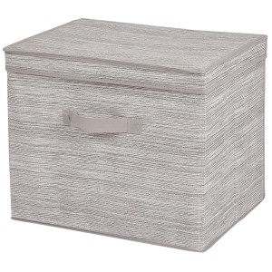 Szary pojemnik z tkaniny z pokrywką do organizacji szafy.