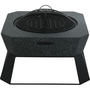 Czarne palenisko t.b.t. z osłoną przeciwiskrową do ogrodu.