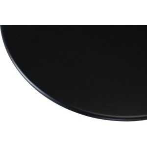 Zbliżenie: Okrągły, czarny blat stołu (Ø 50 cm) stołu ogrodowego.