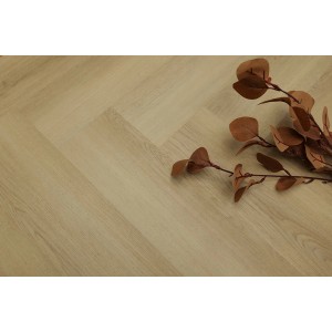 Jasna podłoga winylowa we wzór jodełki, odpowiednia dla OBI. Panele t.b.t.