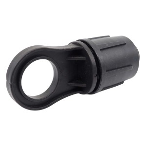 Czarny łącznik do podziemnych systemów nawadniania.