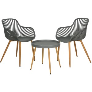 Szary zestaw mebli balkonowych: 2 krzesła z podłokietnikami i 1 okrągły stolik z drewnianymi nogami.