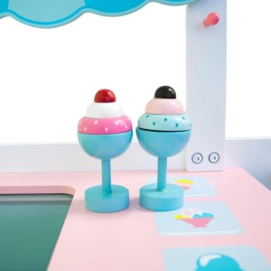 Drewniana lodziarnia z dwoma kolorowymi lodami, zabawka dla dzieci.