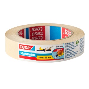 Rolka taśmy maskującej Tesa Standard, 50 m x 25 mm, do zabezpieczania podczas malowania.