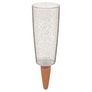 t.b.t. Pomocnik do nawadniania roślin, przezroczysta konewka z terakotową końcówką.