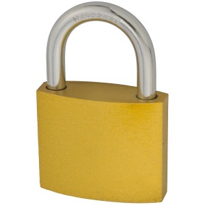 Kłódka w kolorze mosiądzu z hartowanym pałąkiem stalowym.