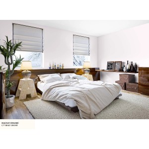 Sypialnia z farbą do ścian w kolorze Biały Granit. Kolorowe farby do ścian dla przytulnego domu.