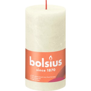 Świeca Bolsius Rustik Shine w kolorze Miękka Perła, 130/68 mm. Klimatyczna świeca pieńkowa na przytulne chwile.