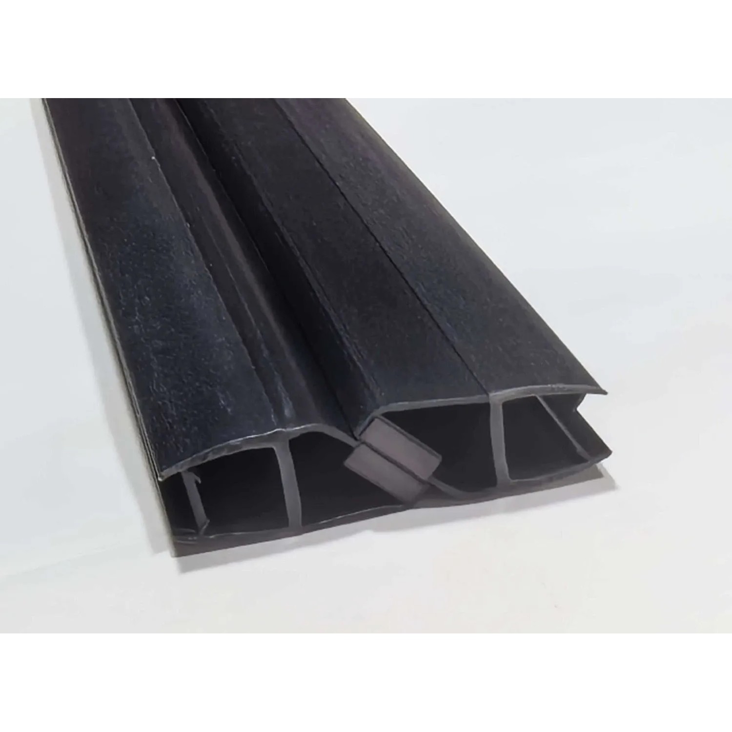 Uszczelka magnetyczna 8mm czarna do kabiny prysznicowej 200x4x1,4 cm