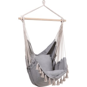 Szary/naturalny fotel wiszący Lytton z drewnianym drążkiem i bawełnianym pokrowcem do relaksu.