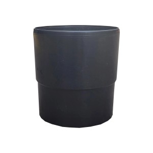 Czarna tuleja do rur podziemnych t.b.t. do stosowania w ziemi.