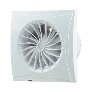 Biały wentylator zewnętrzny t.b.t. z kwadratową osłoną do montażu na ścianie.