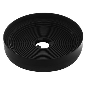 Czarny, okrągły filtr z węglem aktywnym do okapów.