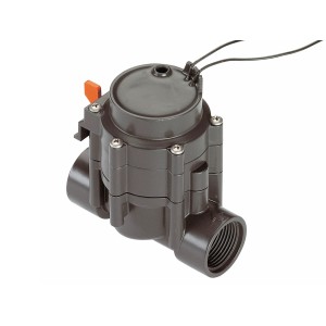 Zawór nawadniający Gardena 24 V do automatycznego nawadniania ogrodu.