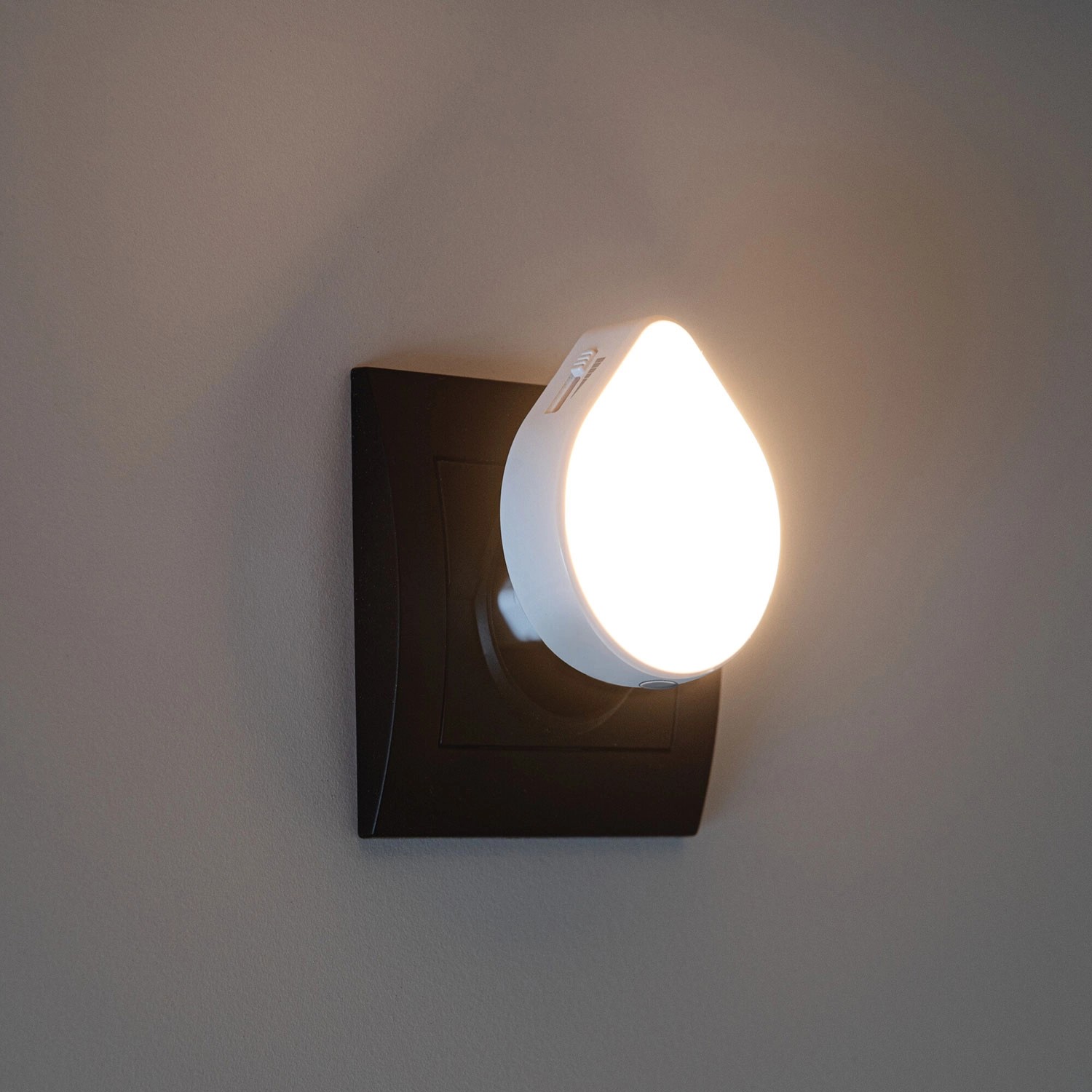 Kanlux Lampka wtykowa LED ULOV DIM max.0,5W 3000K 30lm biała