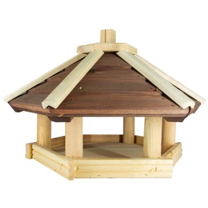 Drewniany karmnik dla ptaków z brązowym dachem do ogrodu.