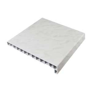 Parapet t.b.t. imitacja marmuru, plastik.
