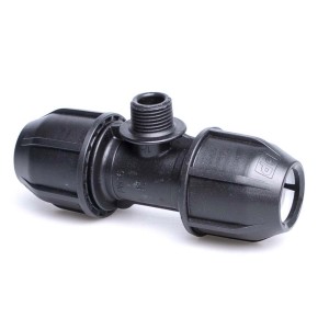 Czarny trójnik do nawadniania podziemnego.